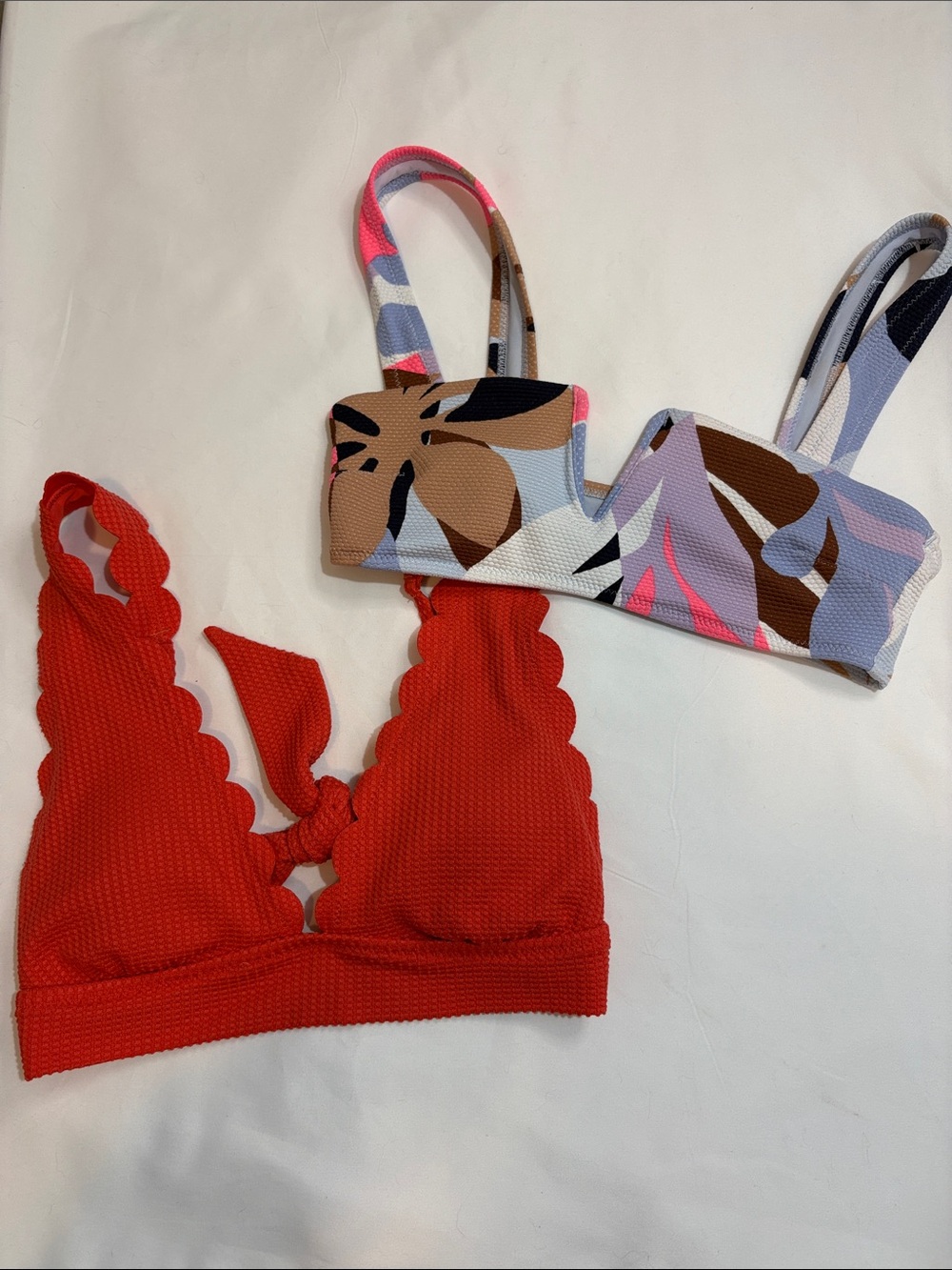 Bundle of Two Size Small Aerie Bikini Tops Scalloped Halter and V Neck Wire Bust